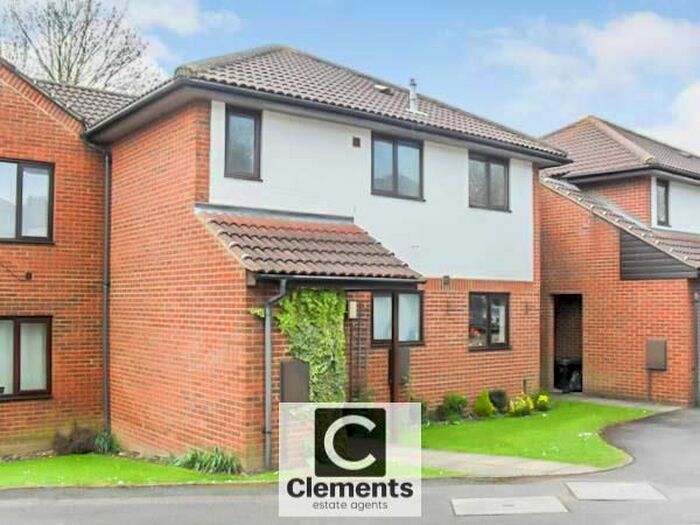 1 Bedroom Maisonette To Rent In Fairhill, Hemel Hempstead HP3