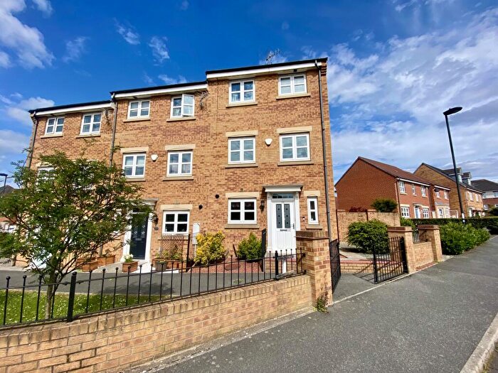 4 Bedroom Town House To Rent In Dukesfield, Shiremoor, NE27