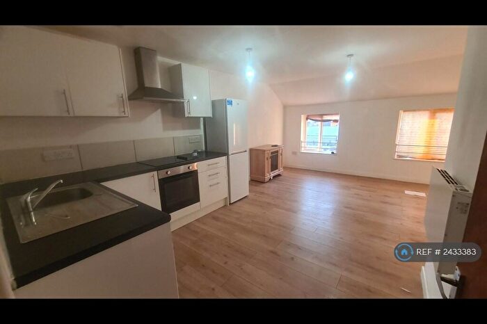 2 Bedroom Flat To Rent In Mote Road, Maidstone, ME15