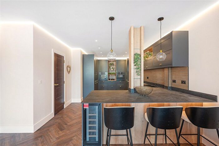 2 Bedroom Flat For Sale In King Street, London, W6