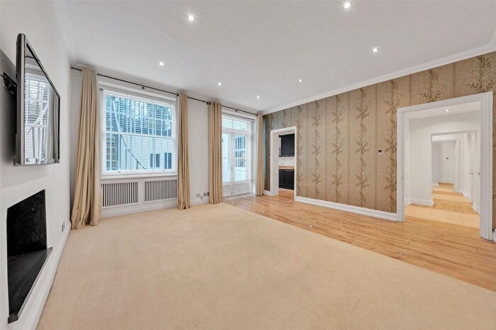 2 Bedroom Flat To Rent In Queen's Gate Gardens, London, SW7