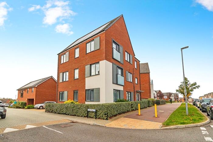 2 Bedroom Flat For Sale In Apollo Avenue, Fairfields, Milton Keynes, MK11