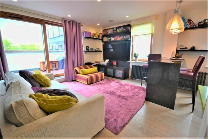 2 Bedroom Flat To Rent In Oval Road, London, NW1