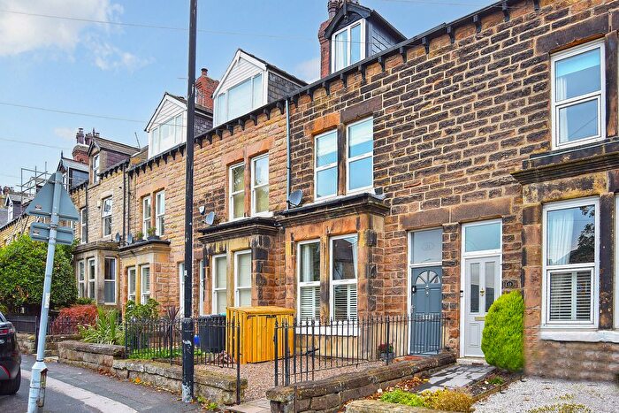 4 Bedroom Terraced House For Sale In Hookstone Road, Harrogate, HG2