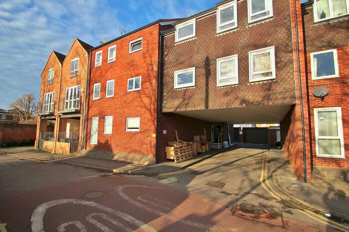 2 Bedroom Flat To Rent In Priestley Court, Lilley's Alley, Tewkesbury, GL20