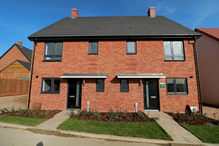 3 Bedroom Semi-Detached House To Rent In Saddleback Close, Kingsnorth, Ashford, TN25