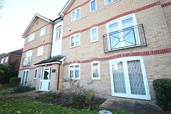 2 Bedroom Flat To Rent In Midsummer Court, Cranmer Road, Edgware, Middlesex, HA8