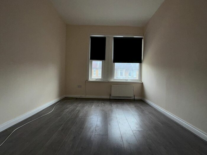 2 Bedroom Flat To Rent In Forest Road, Walthamstow, London, E17