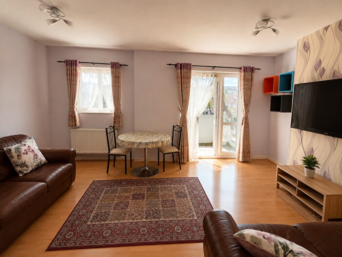 2 Bedroom Flat To Rent In Rose Lane, Chadwell Heath, RM6