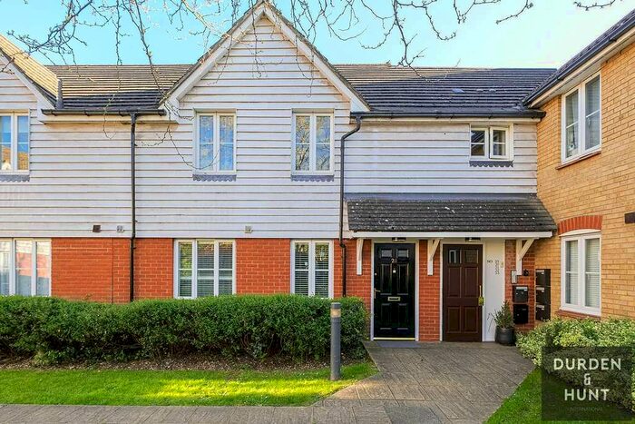 3 Bedroom Flat To Rent In St James Gardens, Little Heath, RM6