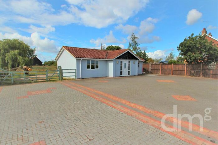 2 Bedroom Detached Bungalow For Sale In Barnhall Road, Tolleshunt Knights, Maldon, CM9