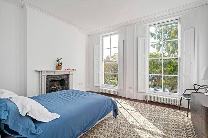 4 Bedroom Semi-Detached House To Rent In Gibson Square, Islington, London, N1