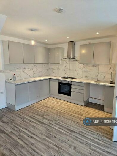 2 Bedroom Maisonette To Rent In Murray Road, Rugby, CV21