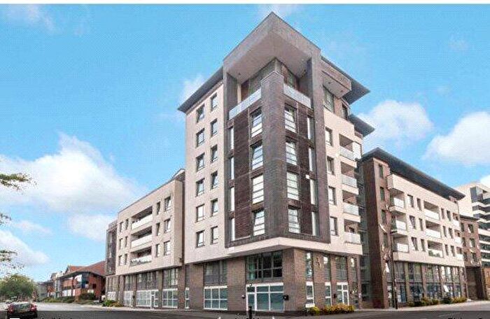 2 Bedroom Apartment For Sale In College Street, Southampton, Hampshire, SO14