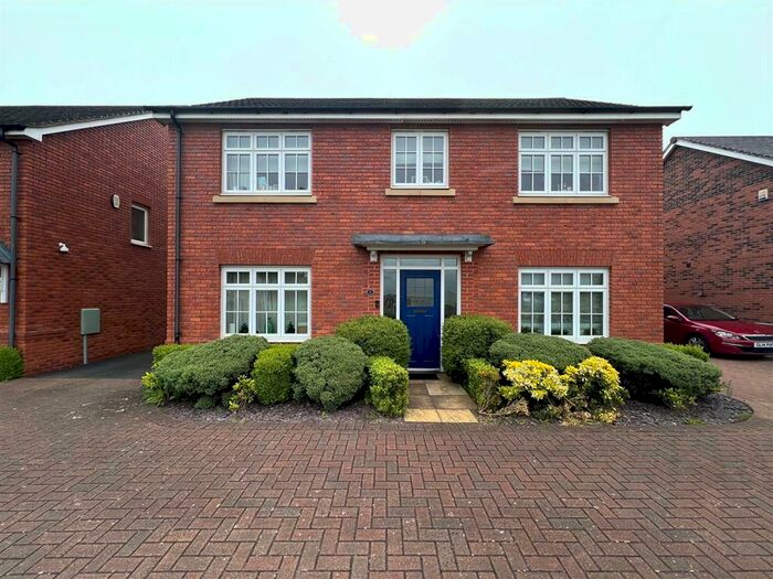4 Bedroom House To Rent In Napier Close, Church Gresley, Swadlincote, DE11