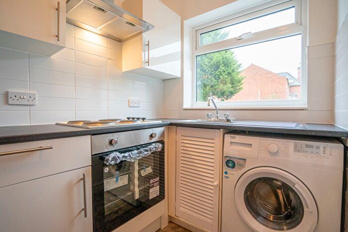 1 Bedroom Flat To Rent In Sandown Road, Leicester, LE2