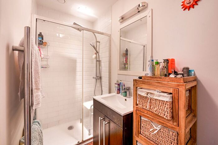 2 Bedroom Flat For Sale In Clinton Lane, Seaford, BN25