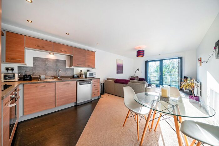 2 Bedroom Flat For Sale In Crown Dale, London, SE19
