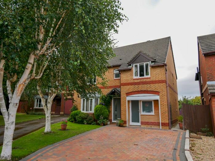 4 Bedroom Detached House For Sale In Church View Close, Llandough