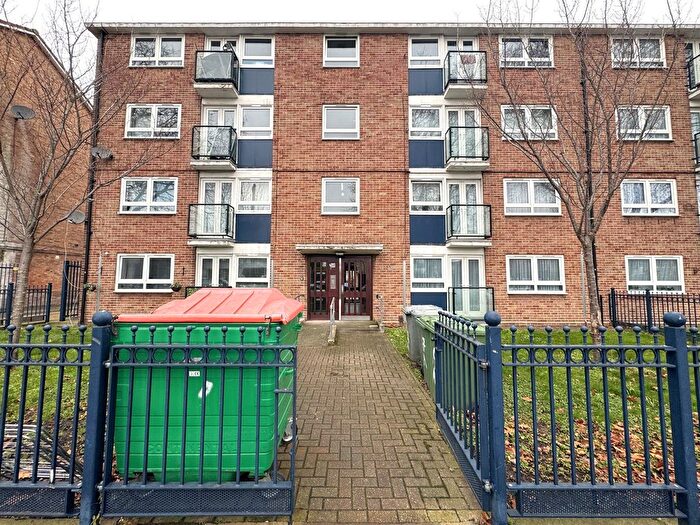 1 Bedroom Flat For Sale In Market Street, East Ham, London, E6