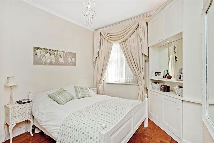 1 Bedroom Flat To Rent In Prince Of Wales Drive, SW11