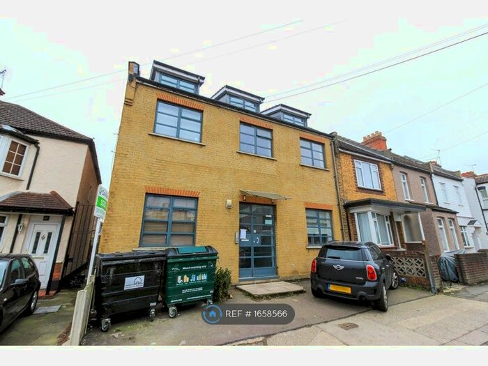 1 Bedroom Flat To Rent In The Warehouse Apartments, London, E4