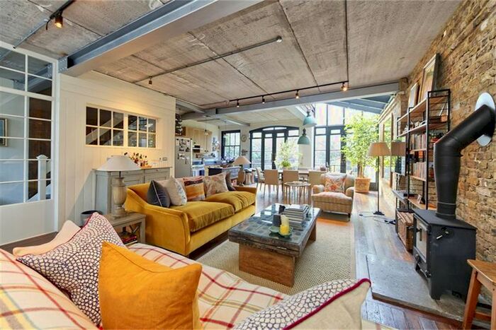 3 Bedroom Detached House To Rent In Latimer Road, London, W10