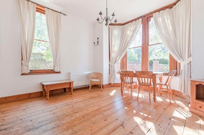 2 Bedroom Flat To Rent In Camperdown House, Alma Road, Windsor, SL4