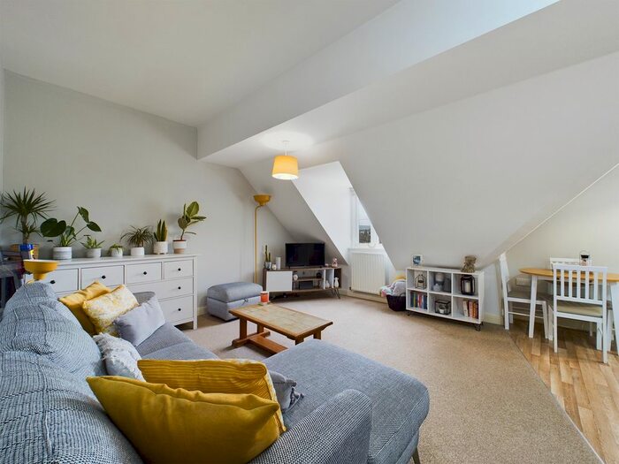 1 Bedroom Flat To Rent In Pilgrove Way, Cheltenham, Gloucestershire, GL51