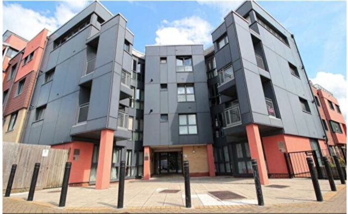 1 Bedroom Apartment For Sale In Bramley Crescent, Gants Hill, IG2