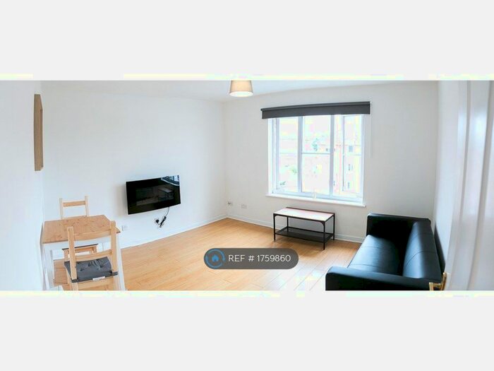 1 Bedroom Flat To Rent In Tullis Gardens, Glasgow, G40