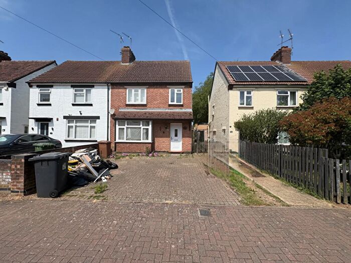 3 Bedroom Semi-Detached House For Sale In Dryden Road, Peterborough, PE1