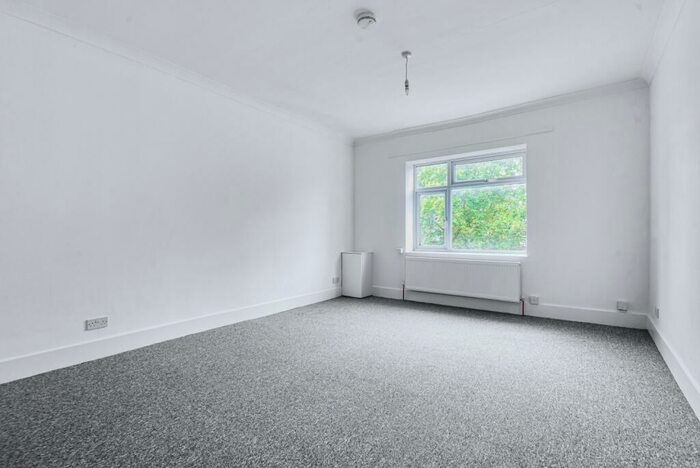 1 Bedroom Flat To Rent In Woolwich High Street London, SE18
