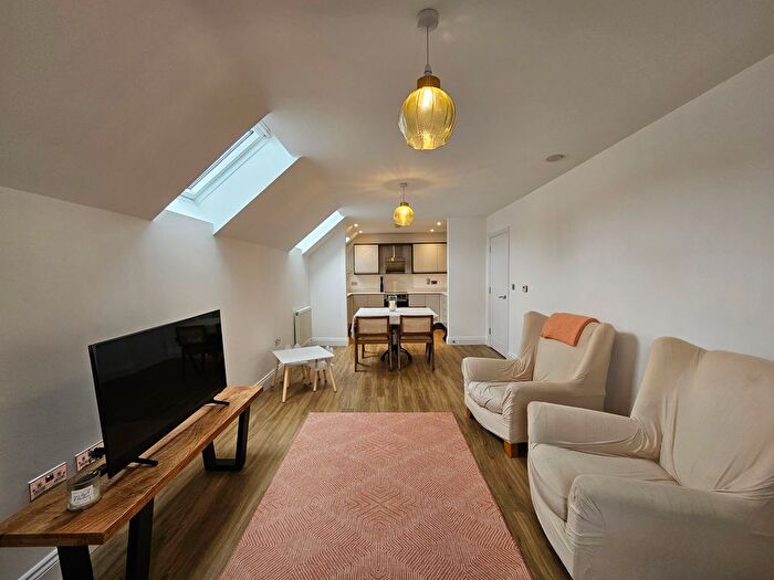 2 Bedroom Flat To Rent In South Road, Luton, LU1