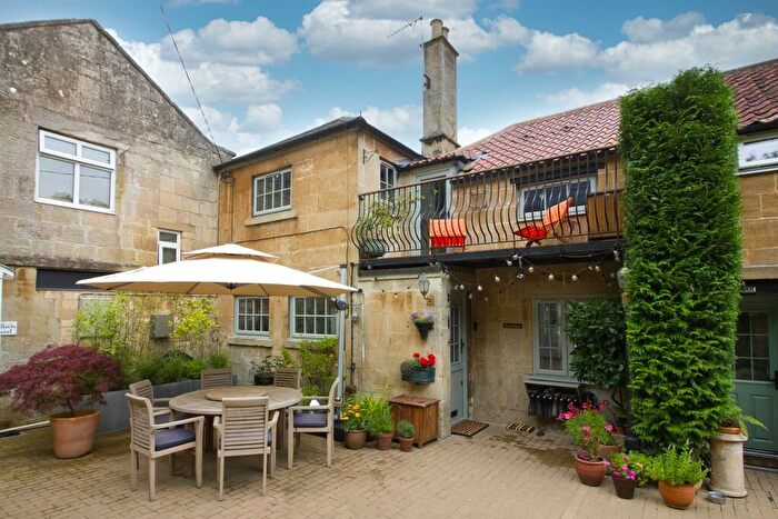 4 Bedroom Cottage For Sale In Moon House, Box Hill, SN13