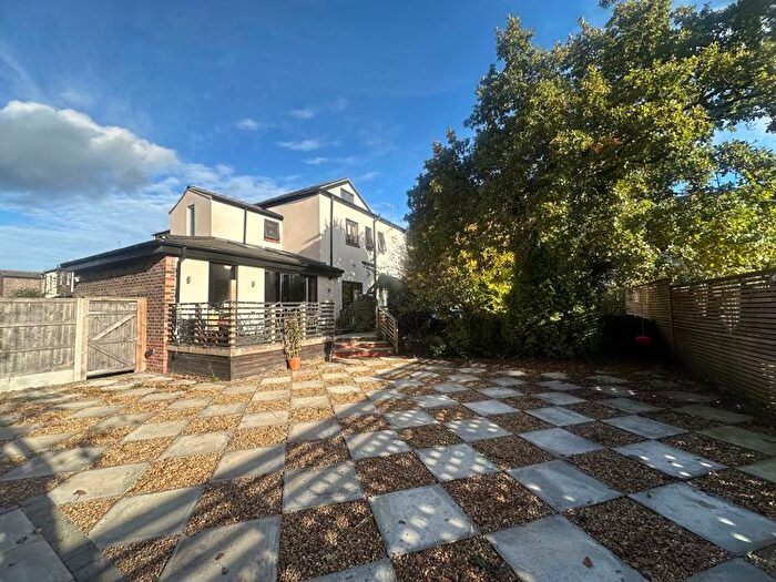 3 Bedroom Terraced House For Sale In Moss Lane, Whitefield, M45