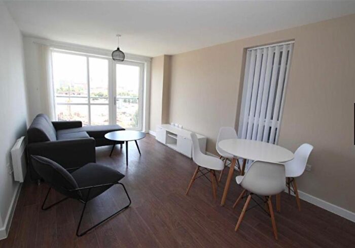 3 Bedroom Apartment To Rent In Derwent Street, Manchester, M5