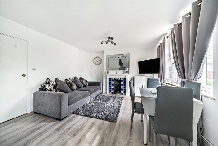 2 Bedroom Maisonette For Sale In Croft Close, Chislehurst, BR7