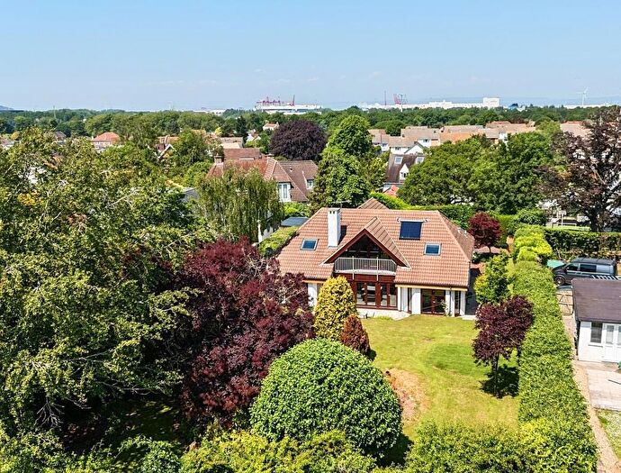 5 Bedroom Detached House For Sale In Fernlea Gardens, Easton-In-Gordano, Bristol, BS20