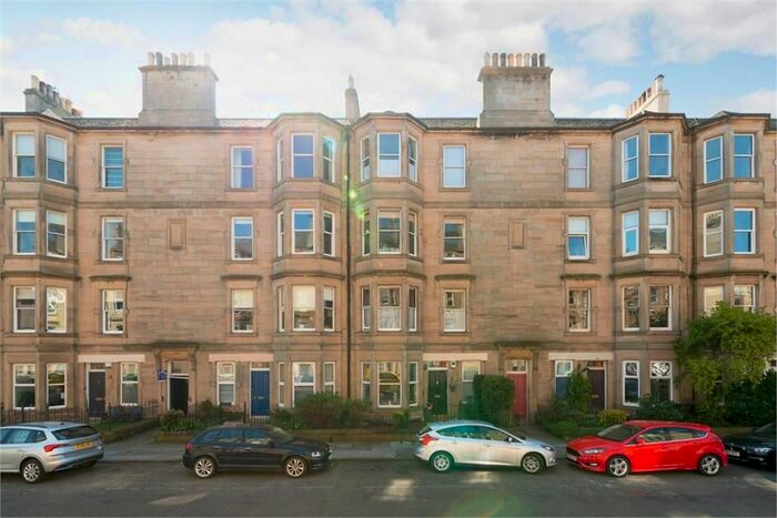 2 Bedroom Flat To Rent In Darnell Road, Edinburgh, EH5