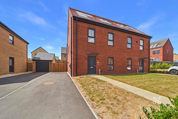 4 Bedroom Semi-Detached House For Sale In Whitebeam Rise, Kiveton Park, Sheffield, South Yorkshire, S26