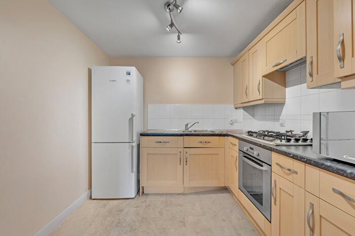 1 Bedroom Flat For Sale In Edison Court, Franklin Avenue, Watford, WD18