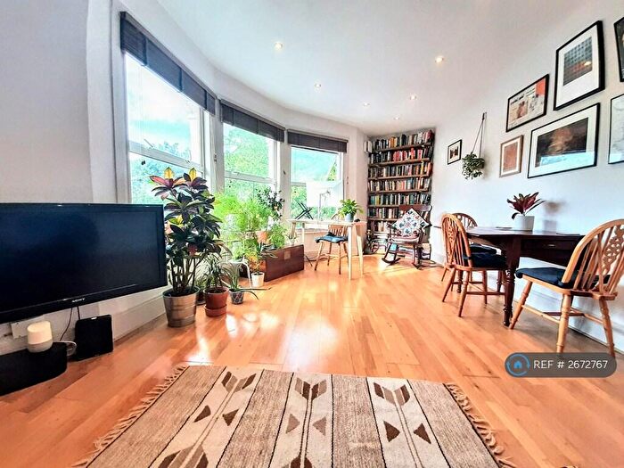 2 Bedroom Flat To Rent In Trundleys Road, London, SE8