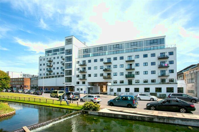 1 Bedroom Apartment To Rent In Waterhouse Street, Hemel Hempstead, HP1