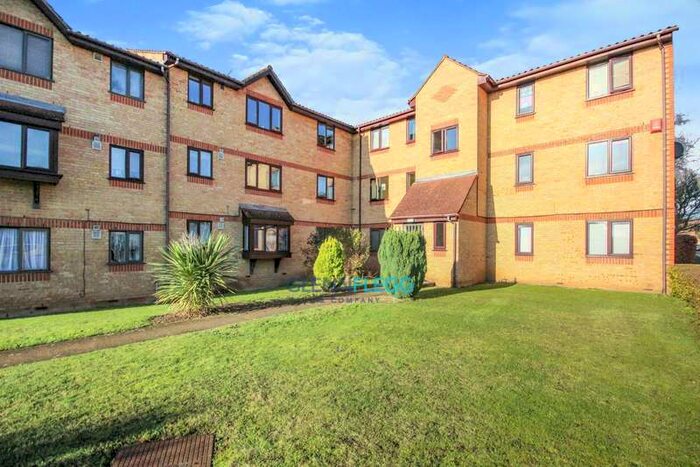 1 Bedroom Ground Flat To Rent In ***let Agreed***lowestoft Drive, Burnham***let Agreed***, SL1