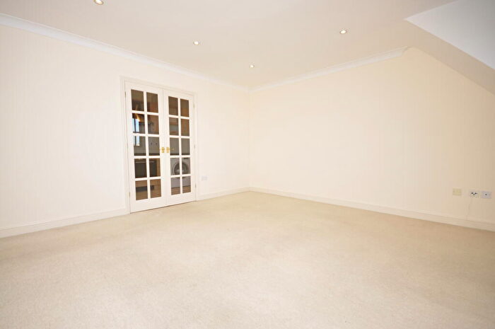2 Bedroom Apartment To Rent In Kings Road, Farncombe, Godalming, Surrey, GU7
