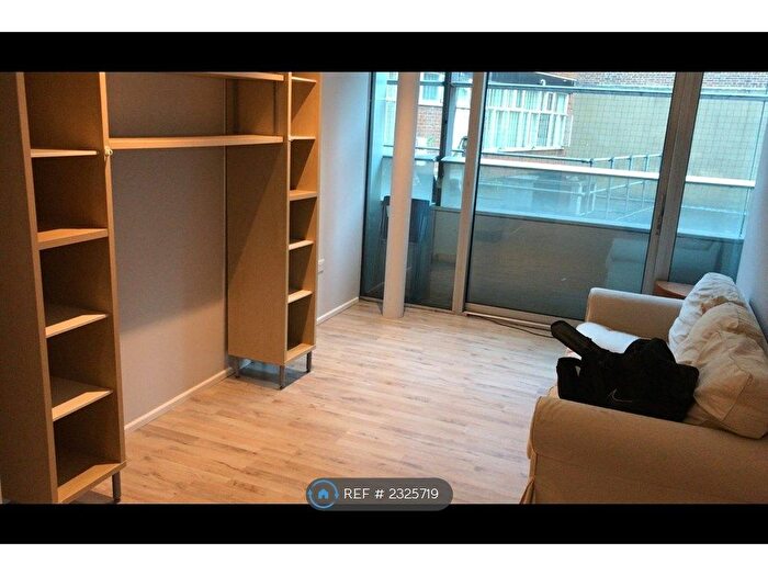 1 Bedroom Flat To Rent In The Q Building, London, E15