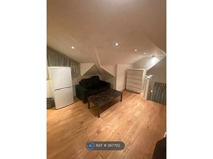 1 Bedroom Flat To Rent In High Street, New Malden, KT3