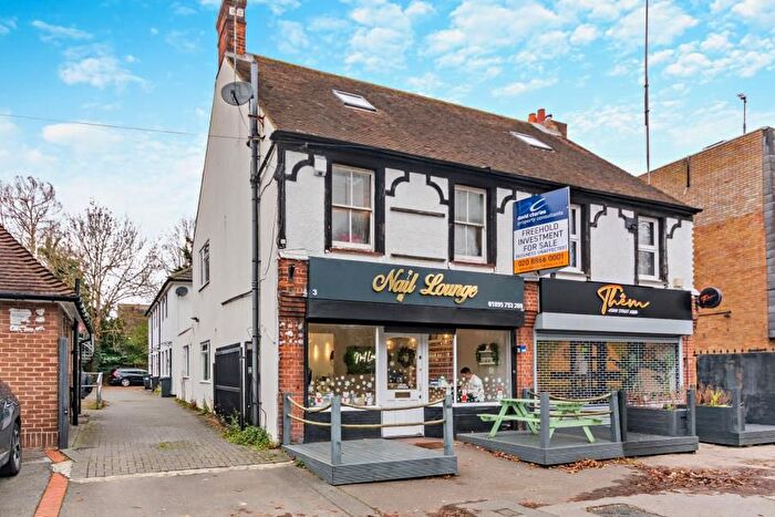 Studio To Rent In High Road, Ickenham, Uxbridge, UB10