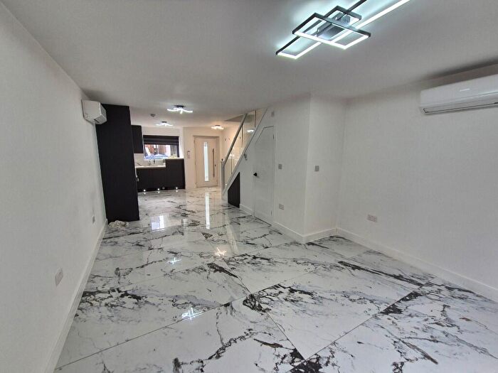 2 Bedroom Detached House To Rent In Mill Lane, London, NW6